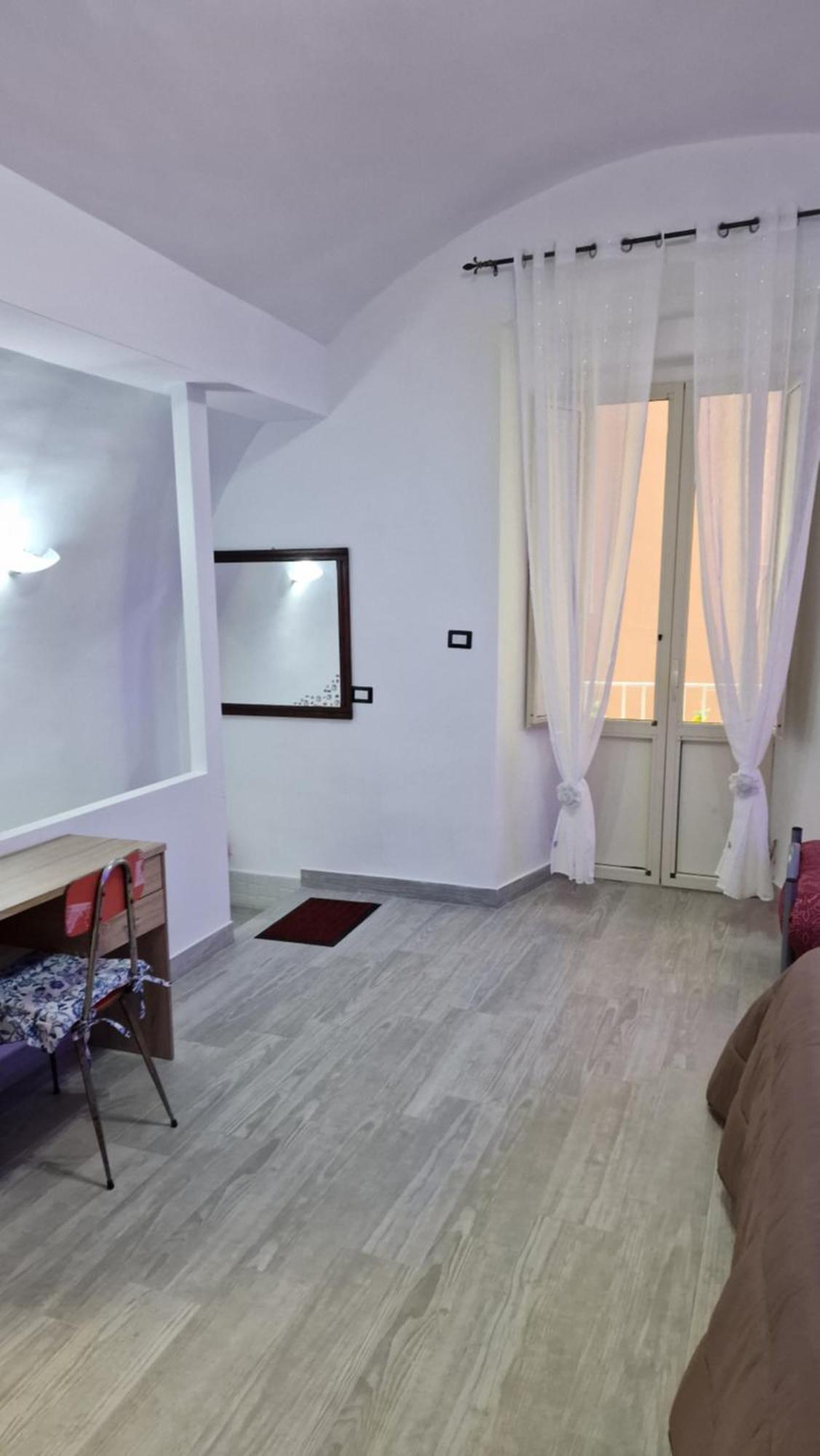 Appartamento Intero Casa Vacanze Espo Nápoles Exterior foto