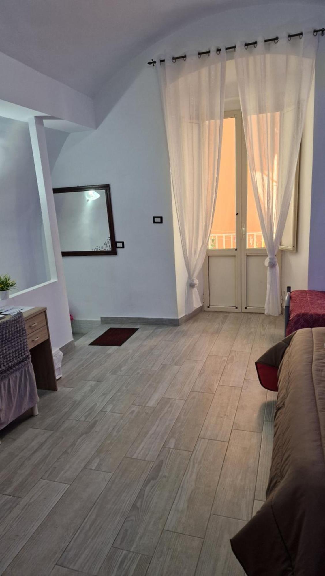 Appartamento Intero Casa Vacanze Espo Nápoles Exterior foto